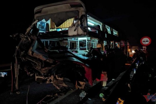 Nguyên nhân ban đầu vụ tai nạn thảm khốc trên cao tốc Cam Lộ - La Sơn